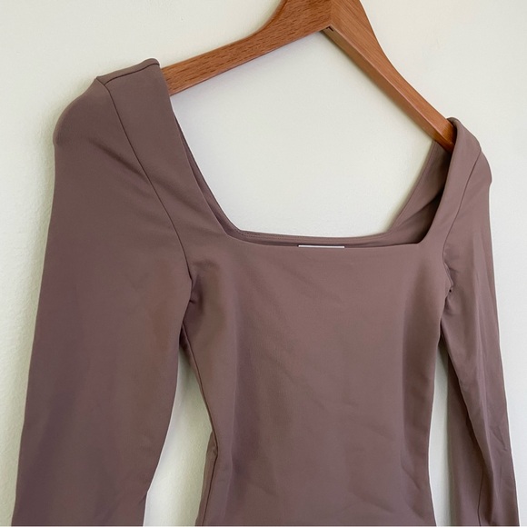 Aritzia Babaton Contour Square Neck Long Sleeve Bodysuit Deep Taupe Bodysuit XS - Picture 5 of 11